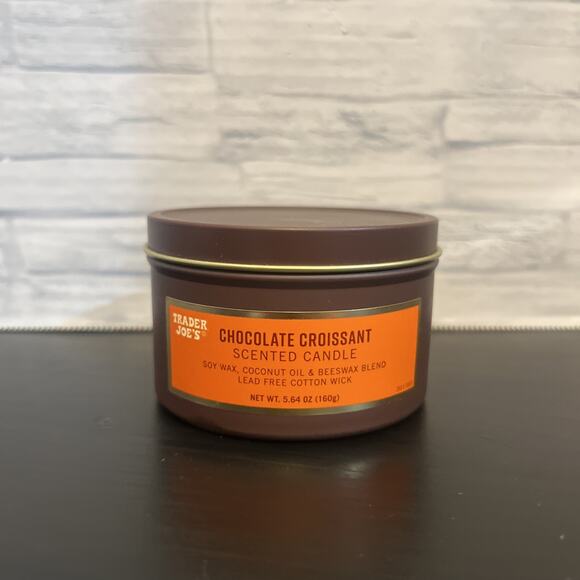 NEW TRADER JOE'S - CHOCOLATE CROISSANT - SCENTED CANDLE 5.64 OZ - Unburned - Picture 1 of 3